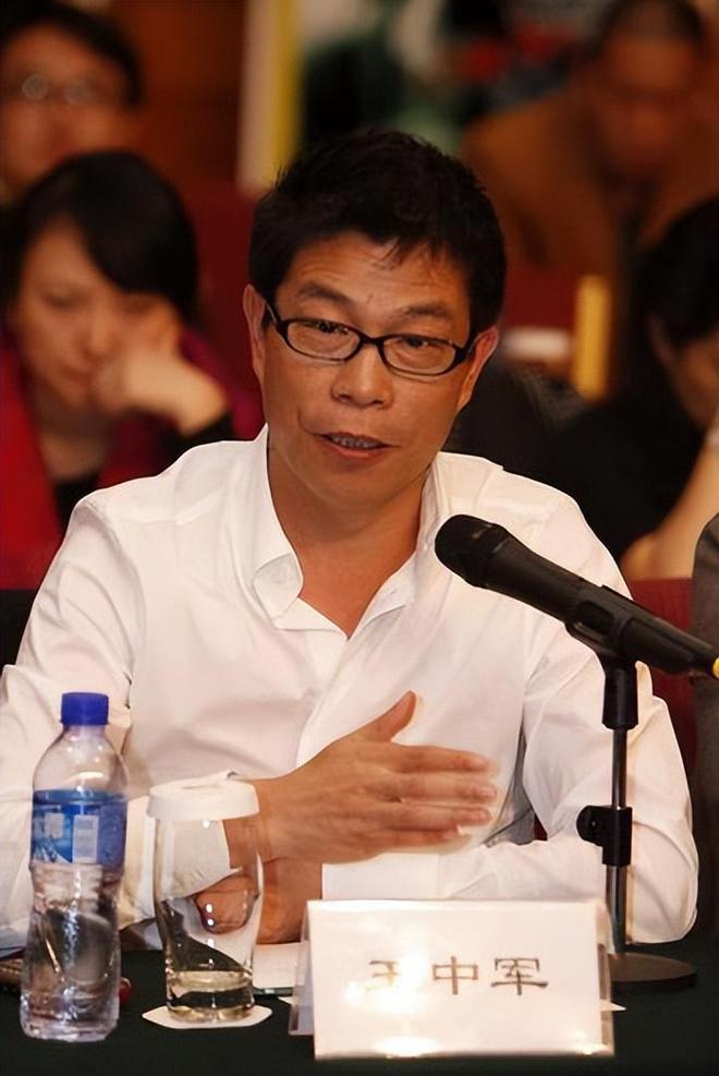 弟“倒台”背后是哥俩理不清的“烂账”澳门新葡京网页7年亏损8