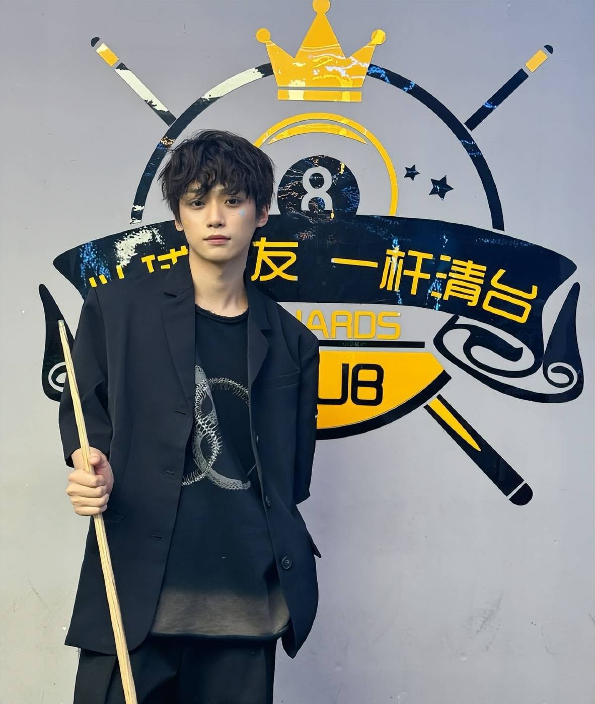 奖：从“塌房”到“破防”这届网友太难带了！新葡京娱乐城00后梓渝凭《泥潭》杀入亚洲大(图1)